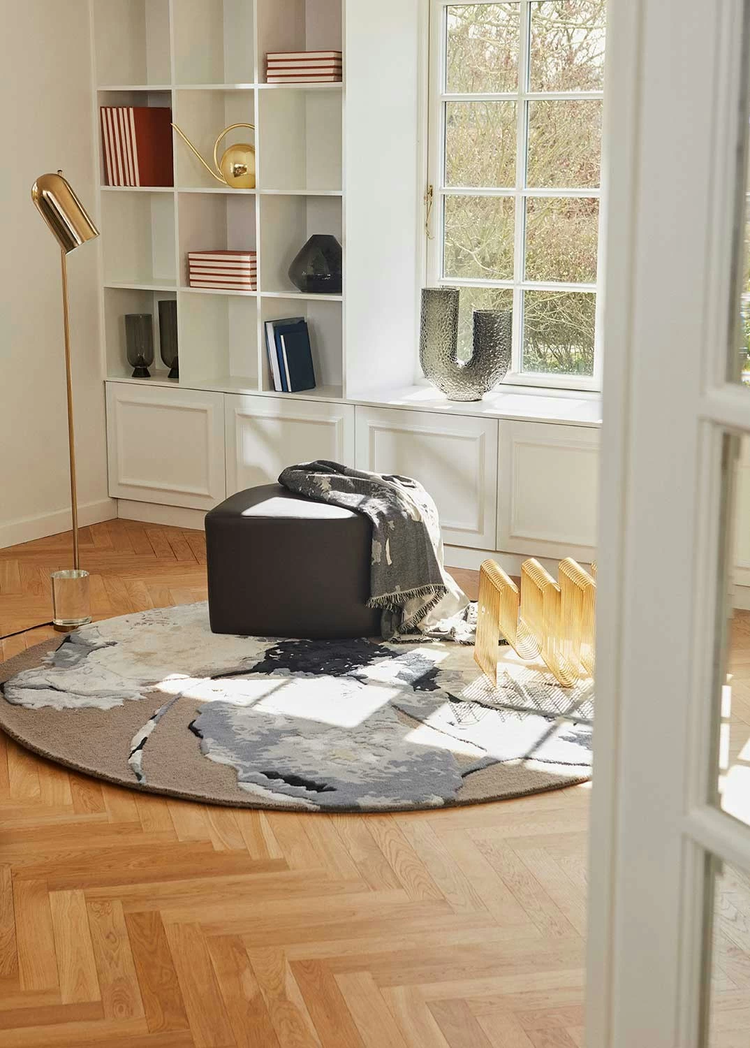 AYTM Curva Zeitungsständer, Gold – Bild 5