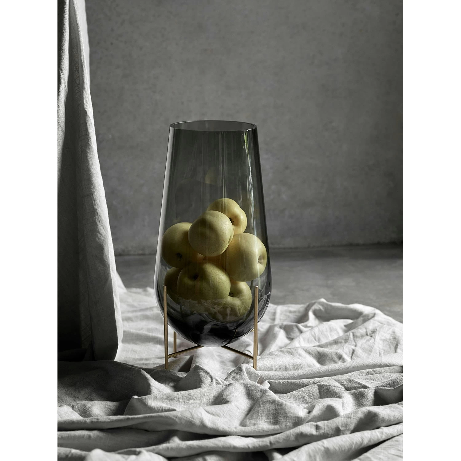 Menu Échasse Vase M, Smoked/ Brass – Bild 4