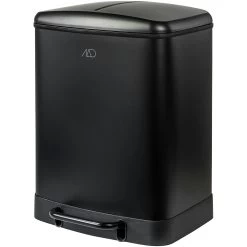 Mette Ditmer Wonda Treteimer, Schwarz