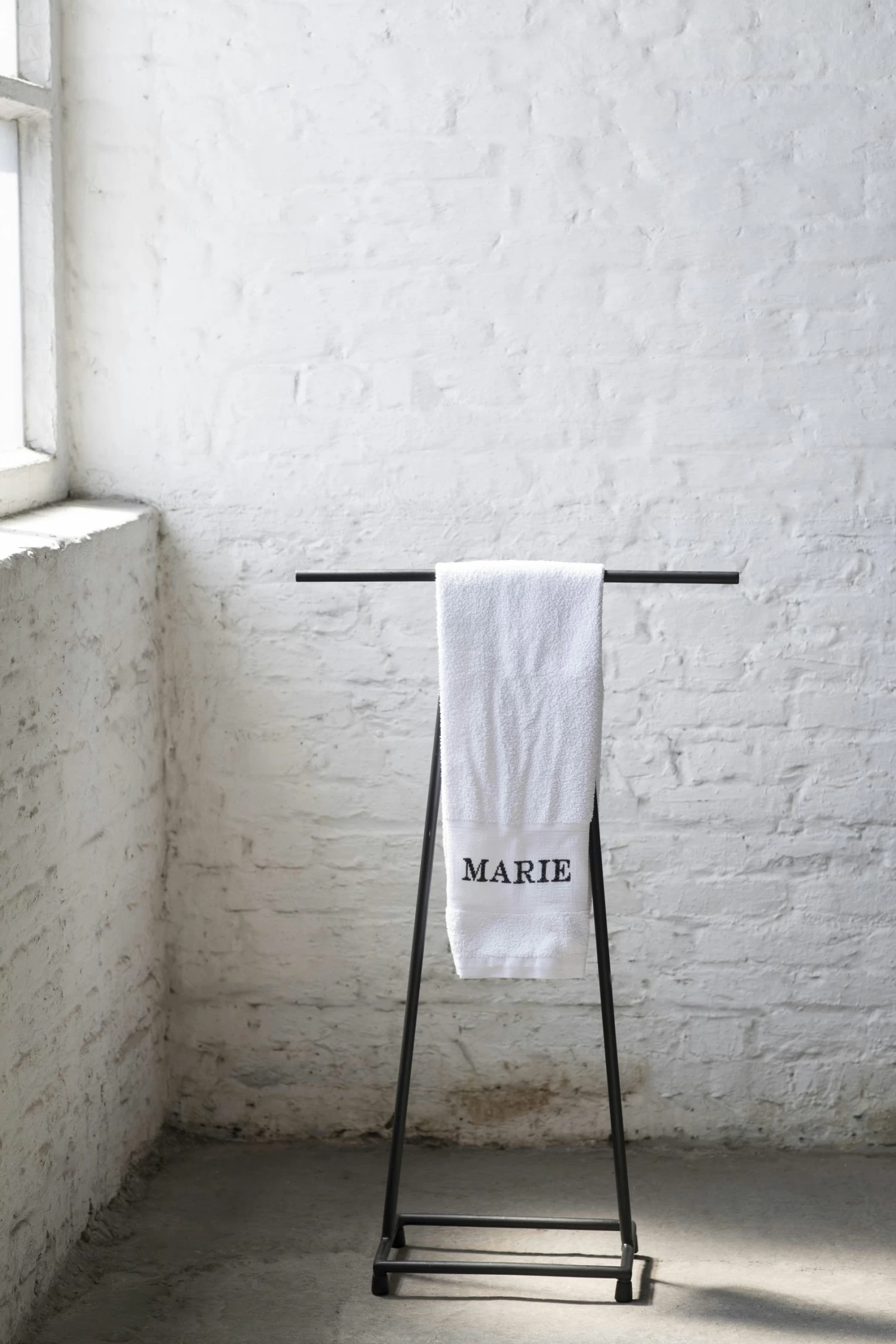 Serax Holding On Handtuchständer, 50x19xH80 – Bild 2